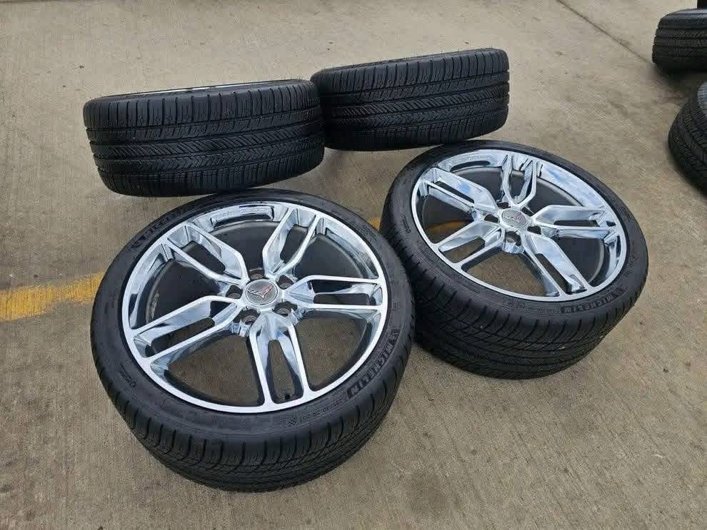 Corvette C7 OEM chrome wheels and tires - Image 2