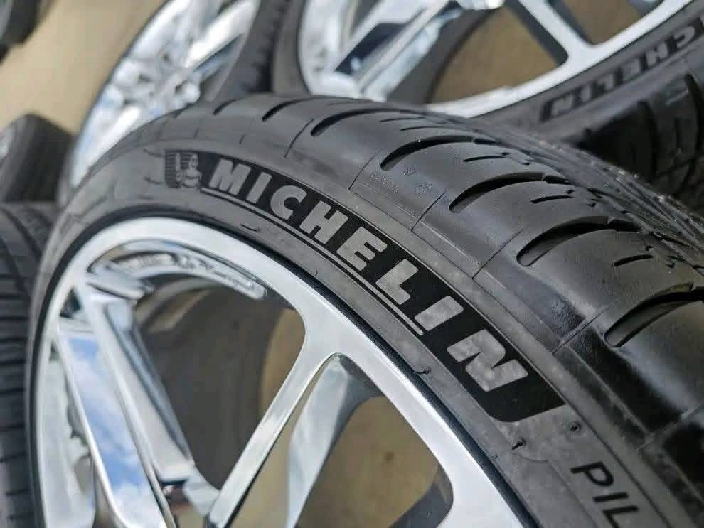 Corvette C7 OEM chrome wheels and tires - Image 7