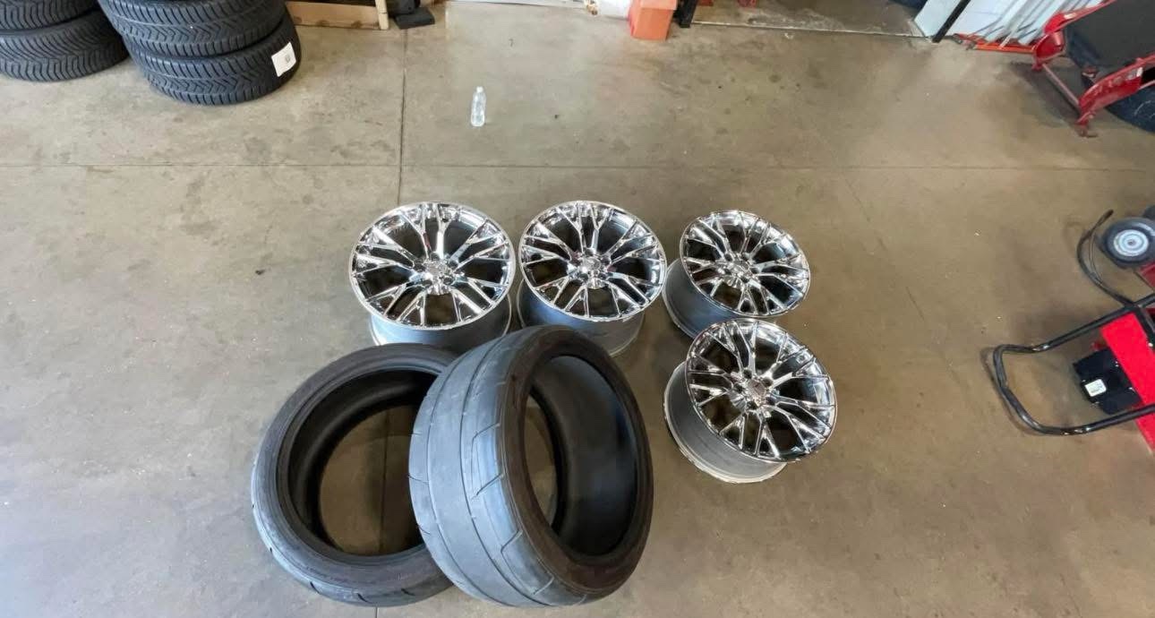 Corvette C7 Z06 OEM CHROME WHEELS - Image 3